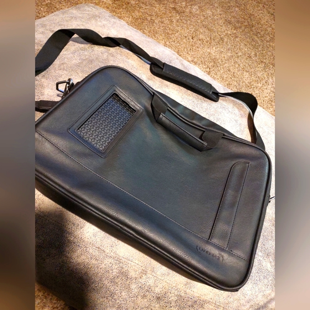 Solgaard brand the hustle collection life pack anti theft solar messenger bag